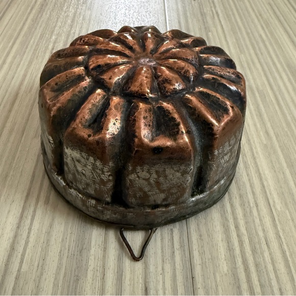 Vintage Copper Cake or Gelatin Mold - Picture 4 of 6